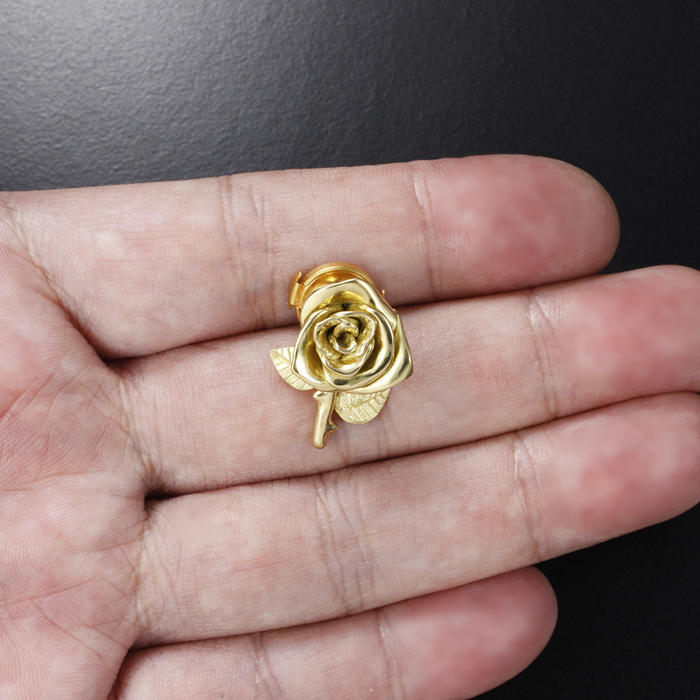 18K yellow gold rose motif pin brooch