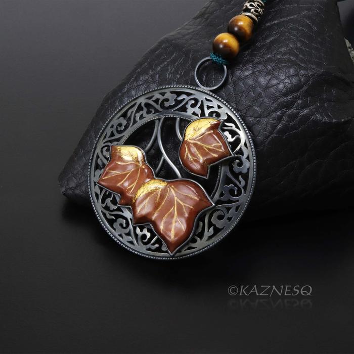 (C) KAZNESQ: Ivy and arabesque open work pendant