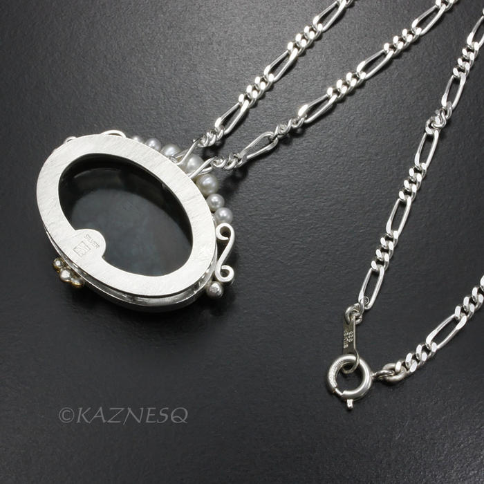 (C) KAZNESQ: Velvet obsidian oval silver pendant with pearls