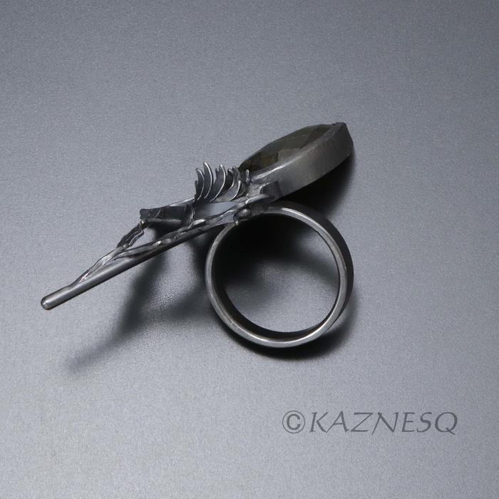 (C) KAZNESQ:Labradorite oxidized silver thistle ring