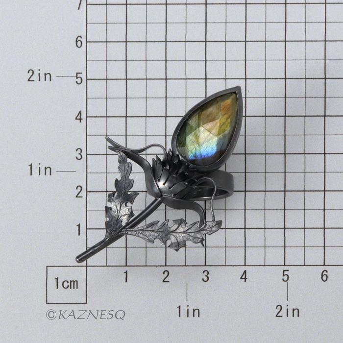 (C) KAZNESQ:Labradorite oxidized silver thistle ring