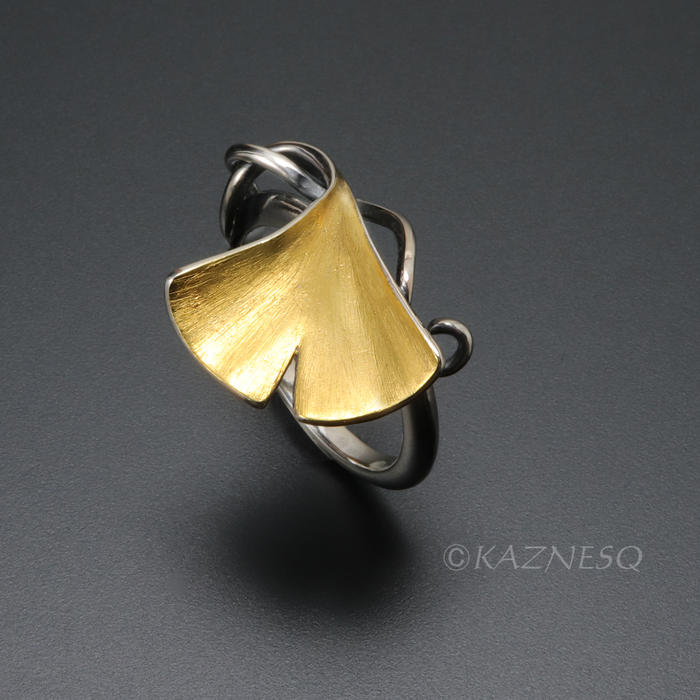 (C) KAZNESQ: Ginkgo leaf Keum Boo silver ring