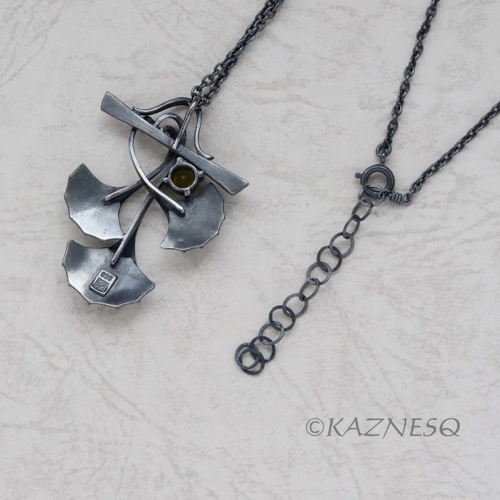 (C) KAZNESQ: Goth style Ginkgo motif Mali Garnet Oxidized Silver Pendant Necklac