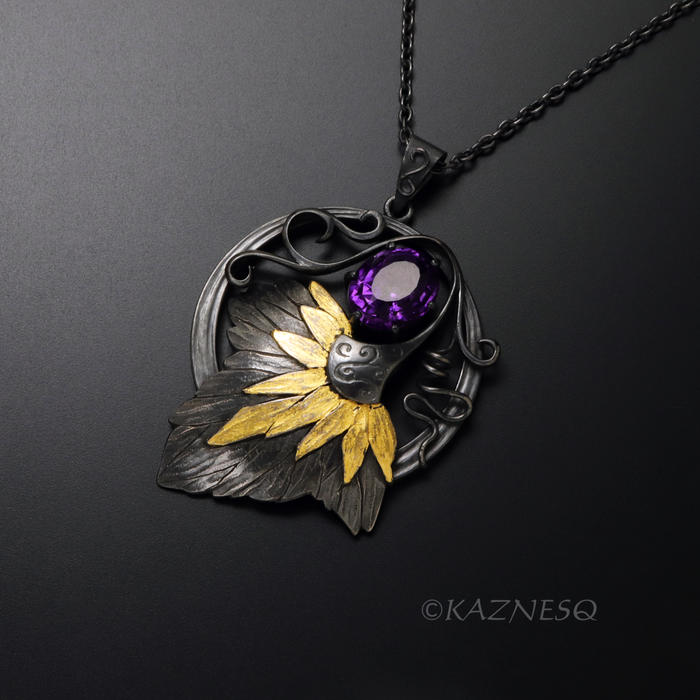 (C) KAZNESQ: Leaf motif Oxidized silver pendant necklace with an High Crown Cut