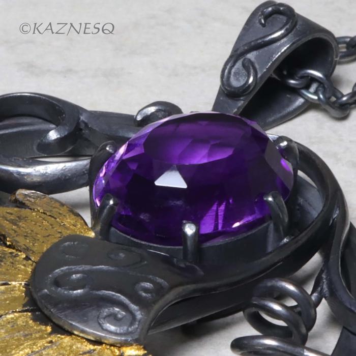 (C) KAZNESQ: Leaf motif Oxidized silver pendant necklace with an High Crown Cut