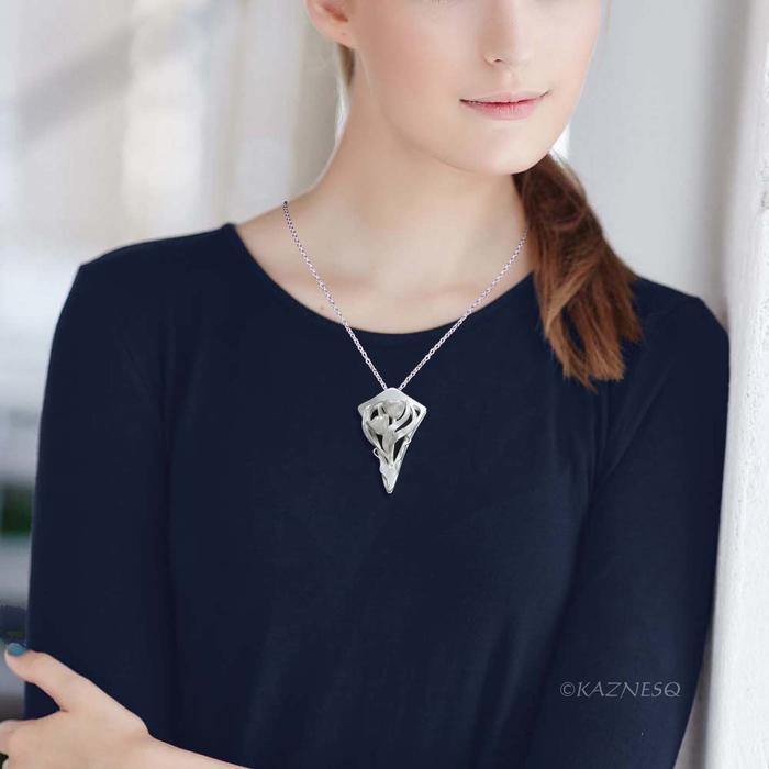 (C) KAZNESQ: Art Nouveau style floral silver kite shape pendant necklace with ak