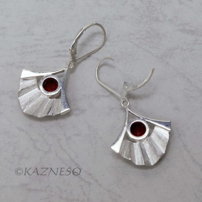 (C) KAZNESQ: Fan motif Garnet Silver Lever Back Earrings