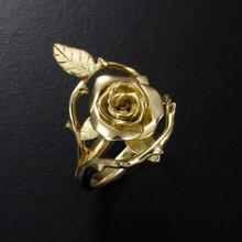 18K gold rose motif ring