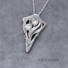(C) KAZNESQ: Art Nouveau style floral silver kite shape pendant necklace with ak