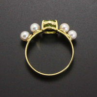Peridot and pearls 18K gold ring