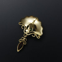 18K gold pendant, black pearl and akoya pendant, scallop motif pendant