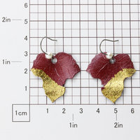 Red autumn leaf earrings of Japanese Hido patina