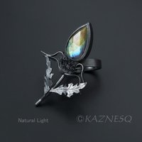 (C) KAZNESQ:Labradorite oxidized silver thistle ring