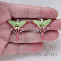 (C) KAZNESQ: peridot silver green moon moth earrings