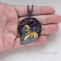 (C) KAZNESQ: Leaf motif Oxidized silver pendant necklace with an High Crown Cut
