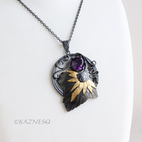(C) KAZNESQ: Leaf motif Oxidized silver pendant necklace with an High Crown Cut