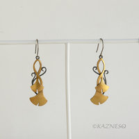 (C) KAZNESQ: Ginkgo earrings of Fine gold foil and oxidized silver