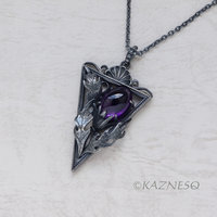 Thistle motif Triangle Goth taste oxidized silver pendant necklace with Amethyst