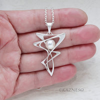 Flowing Art Nouveau! Matte Silver Pendant with Akoya Pearl