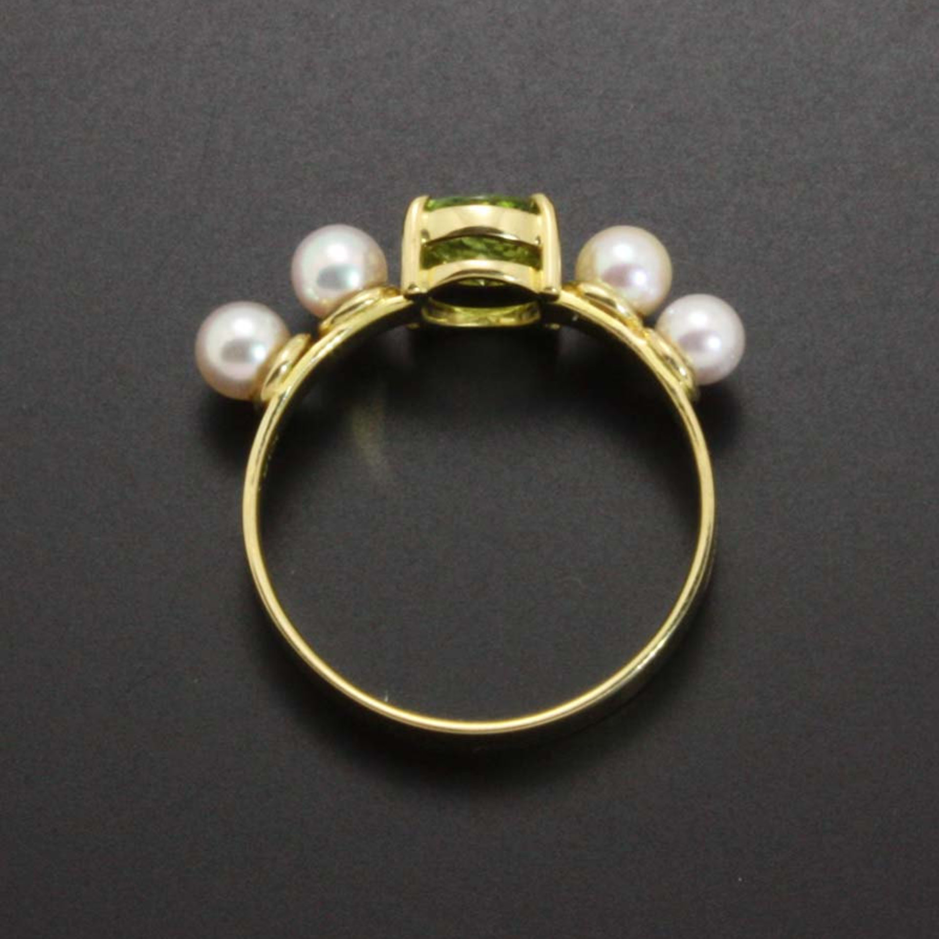 Peridot and pearls 18K gold ring