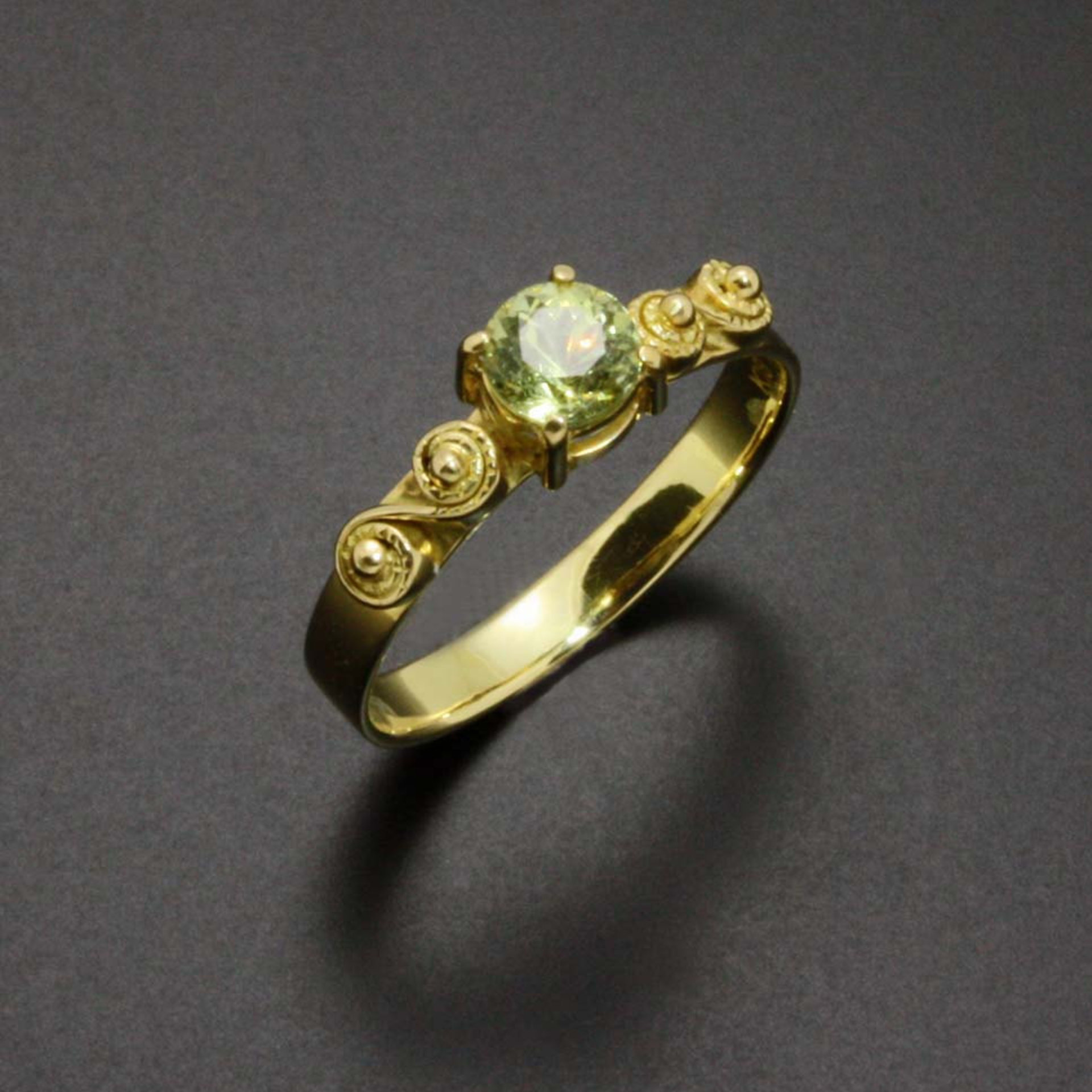 Mali garnet 18K gold ring