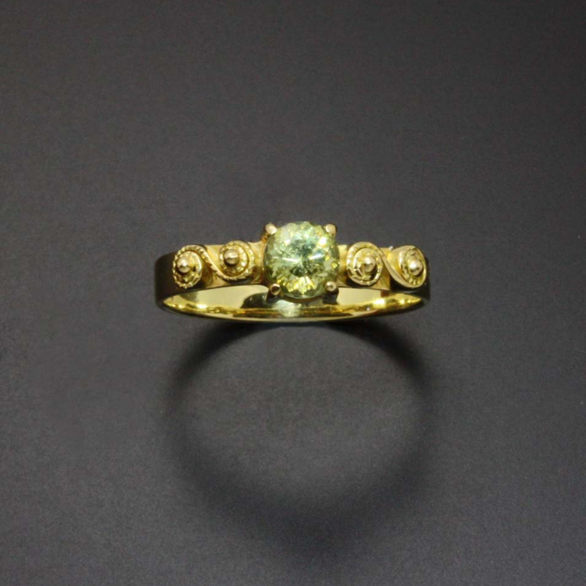 Mali garnet 18K gold ring