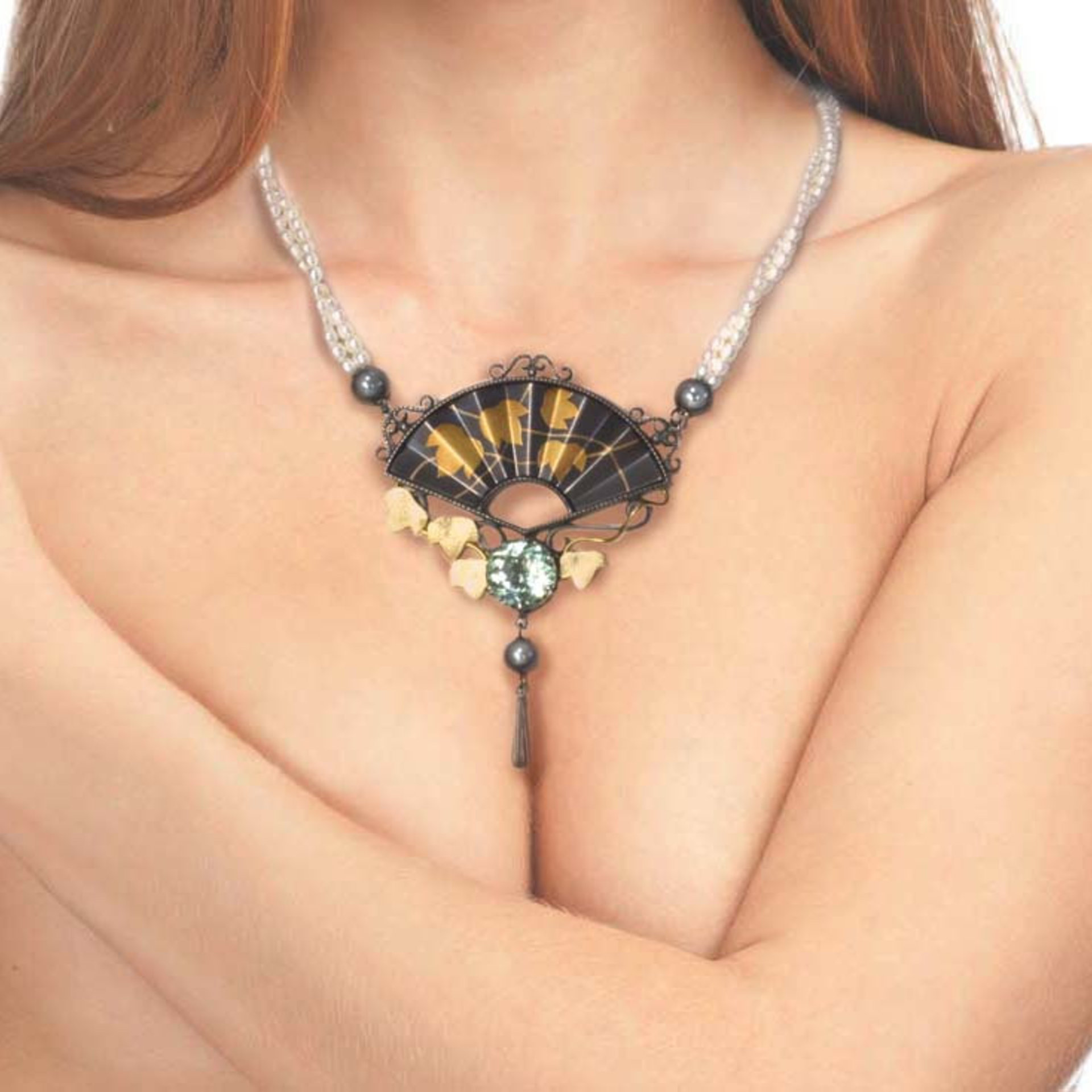 Amethyst and pearl necklace of ivy and fan motif