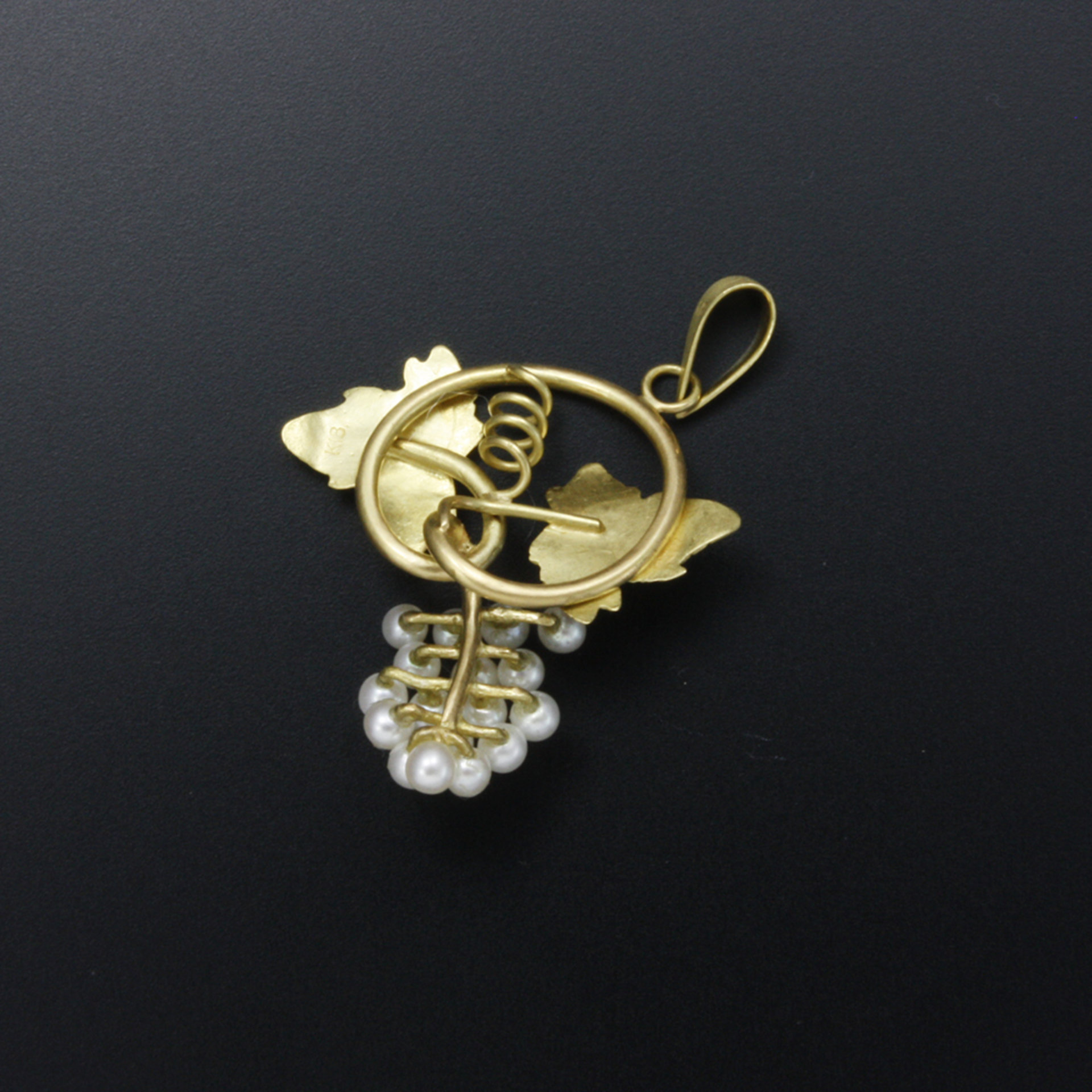 Yellow gold grape motif pendant with freshwater pearls