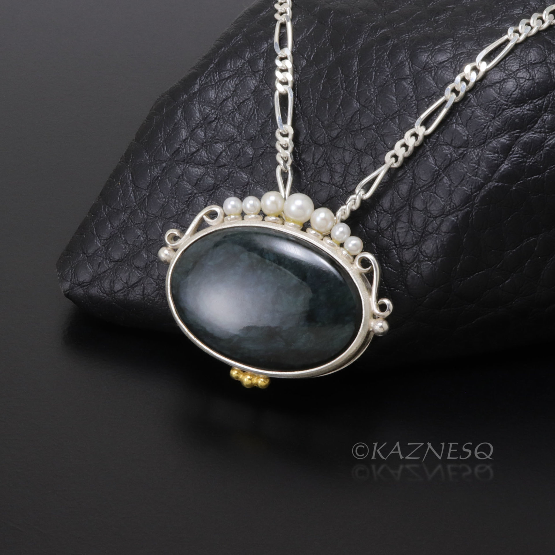 (C) KAZNESQ: Velvet obsidian oval silver pendant with pearls