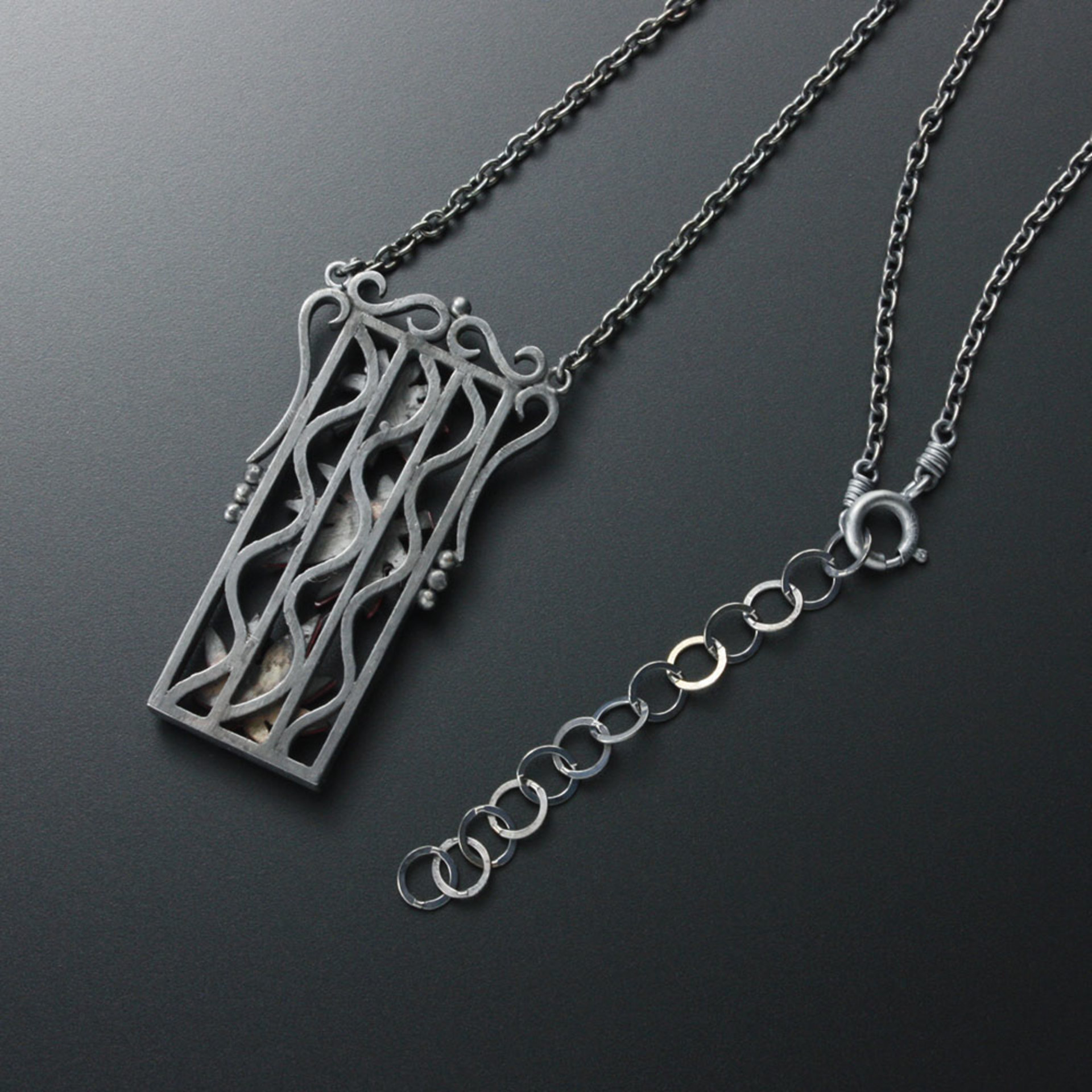 3 red autumn leaf pendant necklace of Hido and oxidized silver