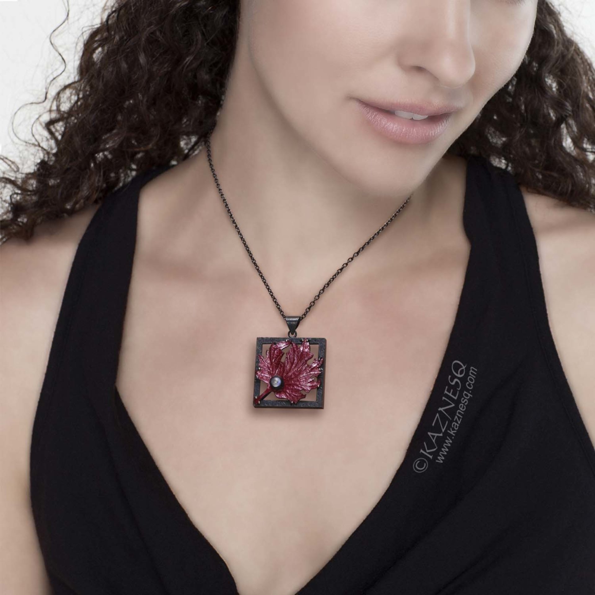 (C) KAZNESQ: Leaf pendant necklace featuring Japanese heat patina called Hido