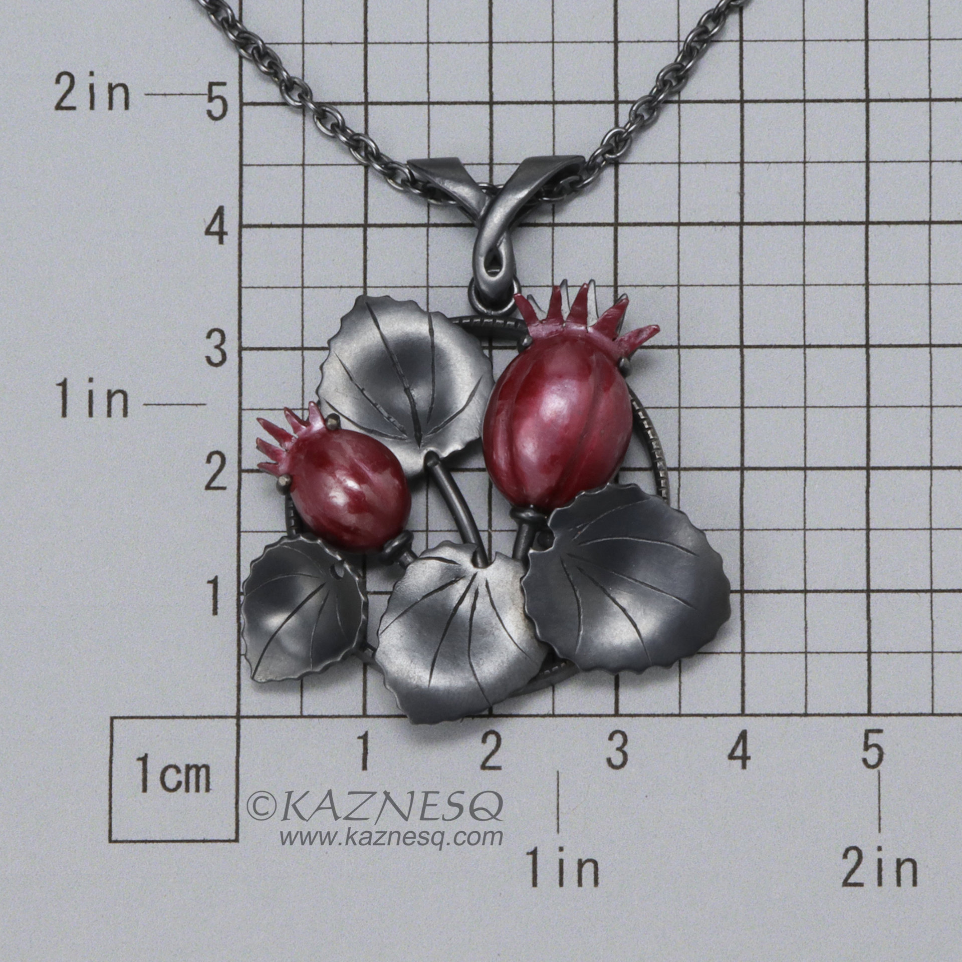 (C) KAZNESQ: Purple cranberry pendant necklace of Japanese Hido patina