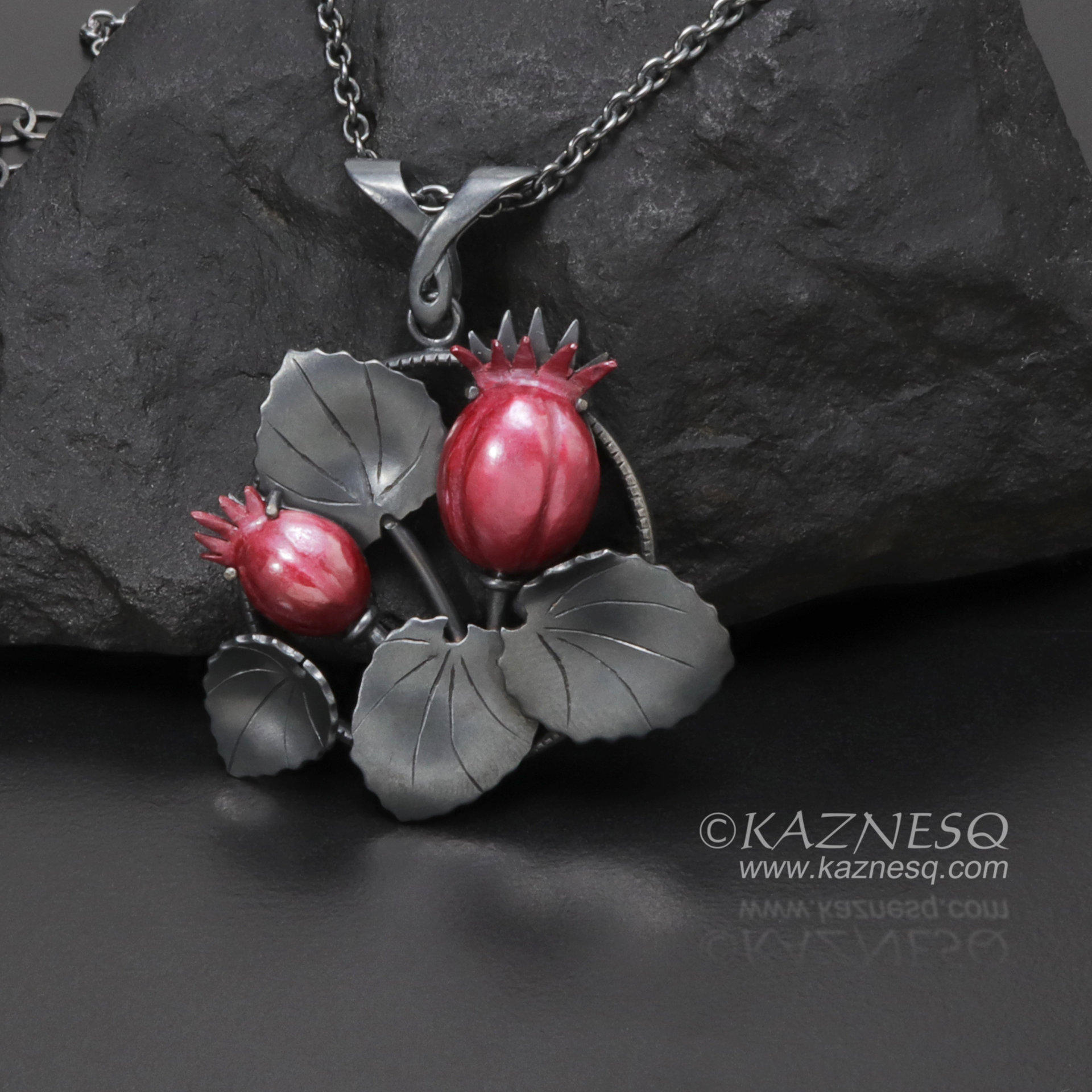 (C) KAZNESQ: Purple cranberry pendant necklace of Japanese Hido patina
