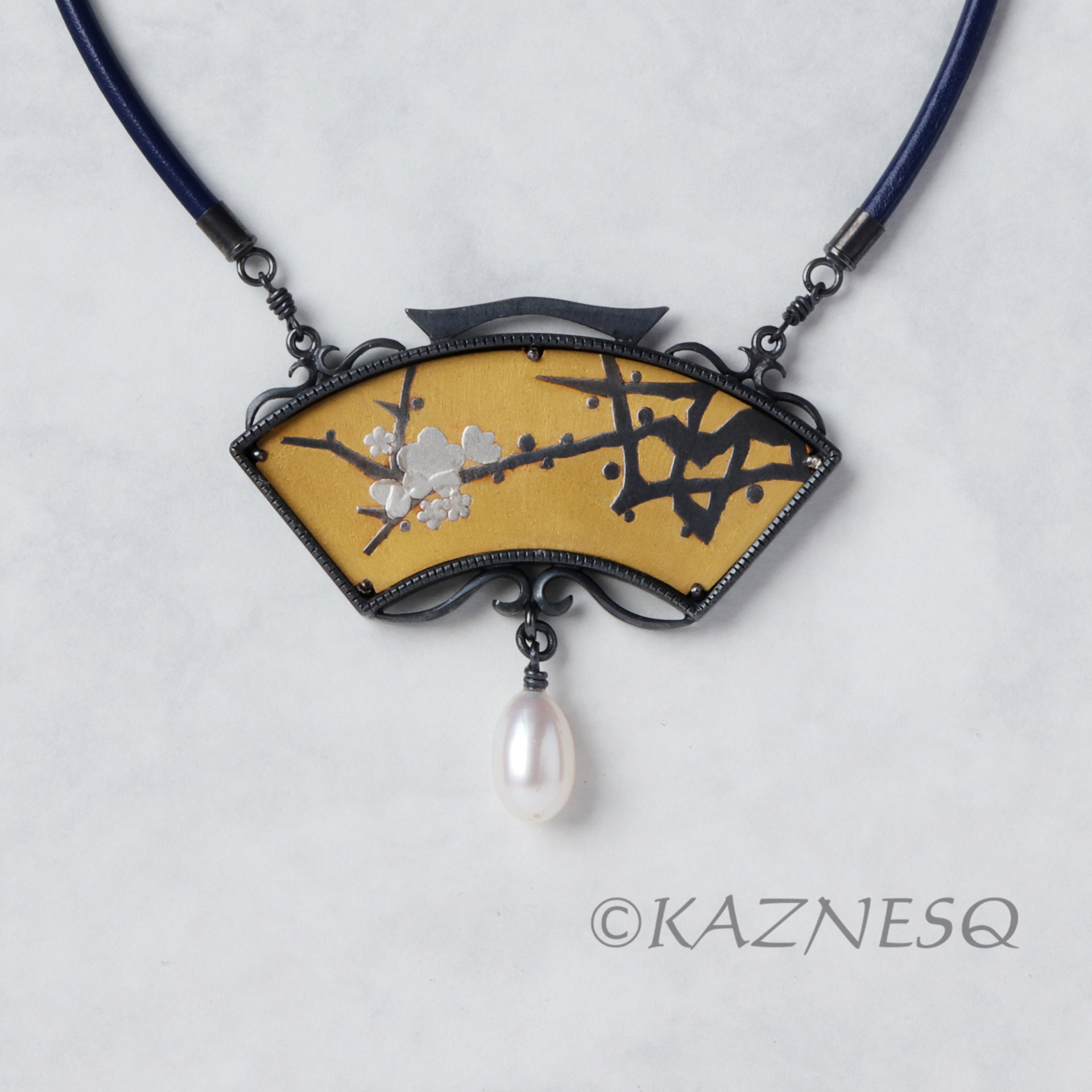 (C) KAZNESQ:Japanese art Keum Boo necklace of white plum blossoms