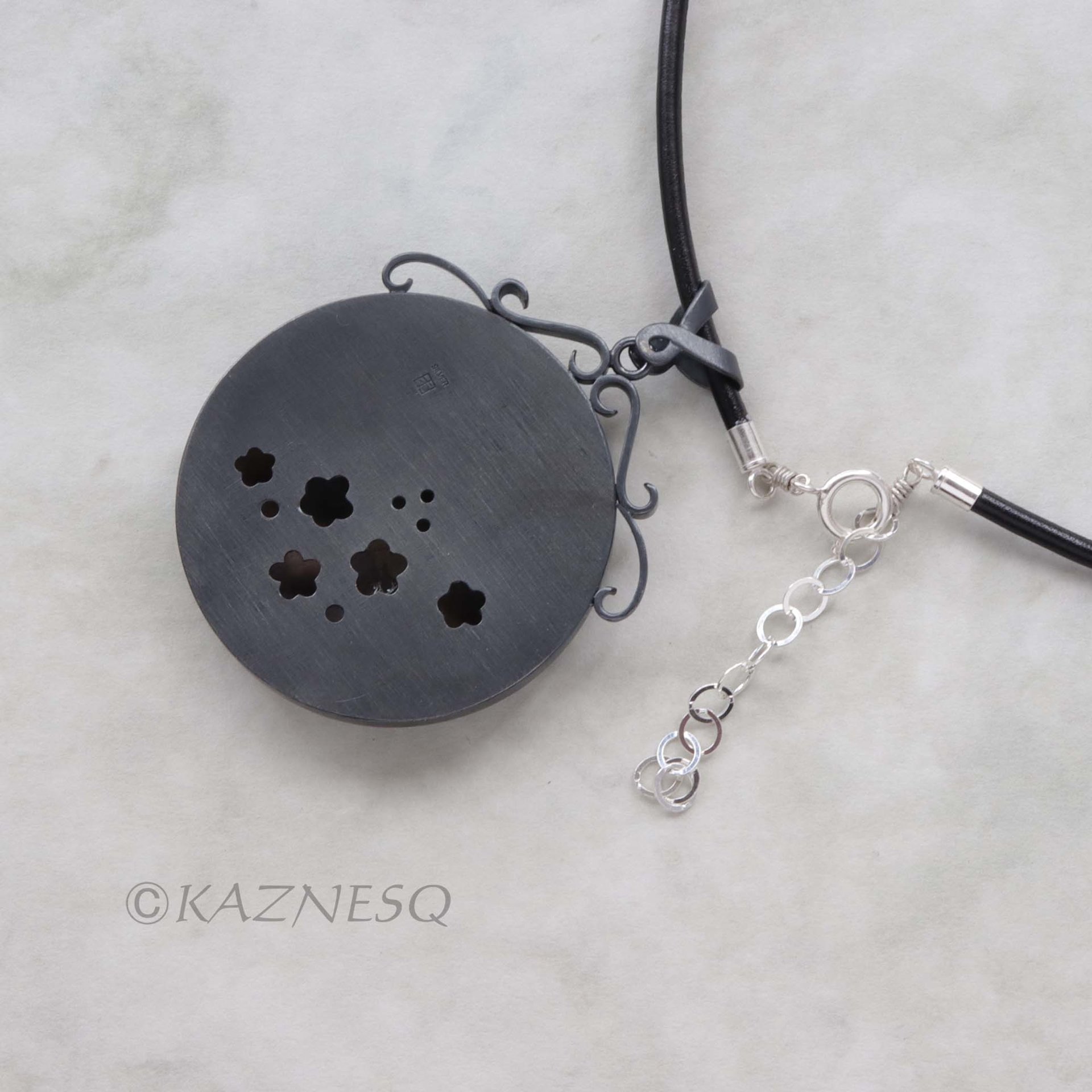 (C) KAZNESQ: The moon and blossoms Keum Boo silver circle pendant necklace