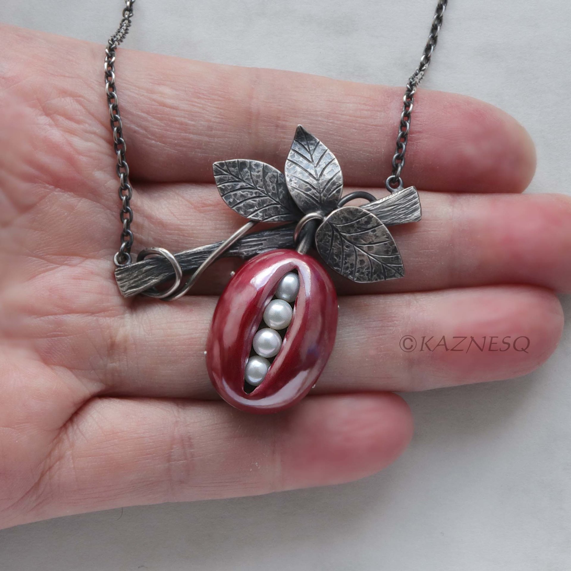(C) KAZNESQ: Akebi of Japanese red heat patina and oxidized silver necklace