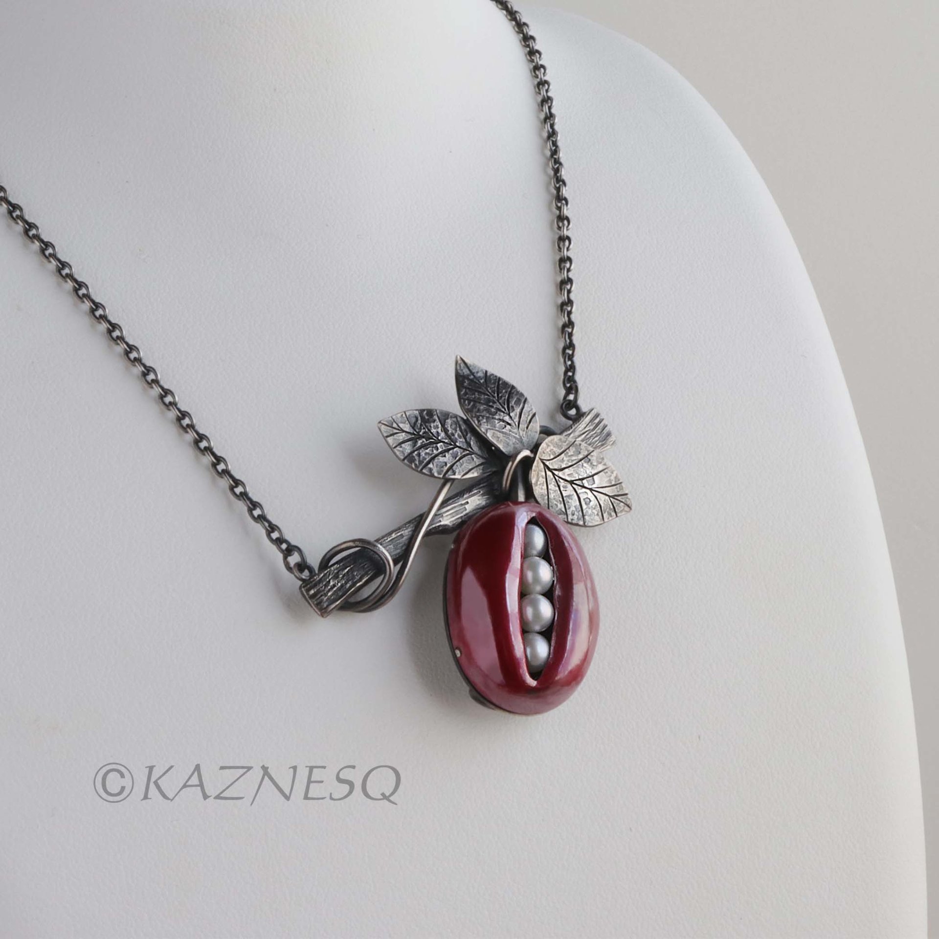 (C) KAZNESQ: Akebi of Japanese red heat patina and oxidized silver necklace