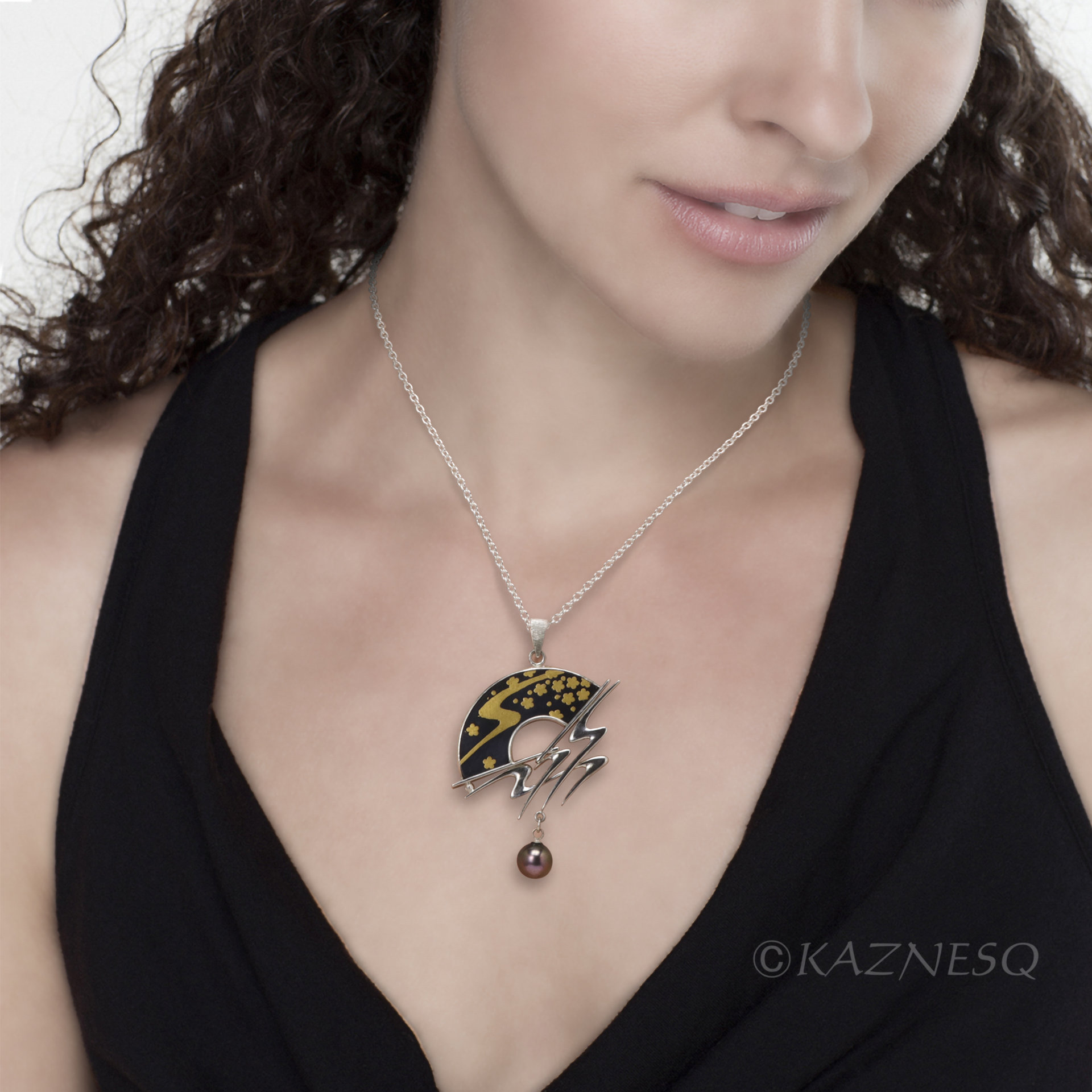 (C) KAZNESQ: Keum Boo and Japanese black patina Shakudo and silver necklace
