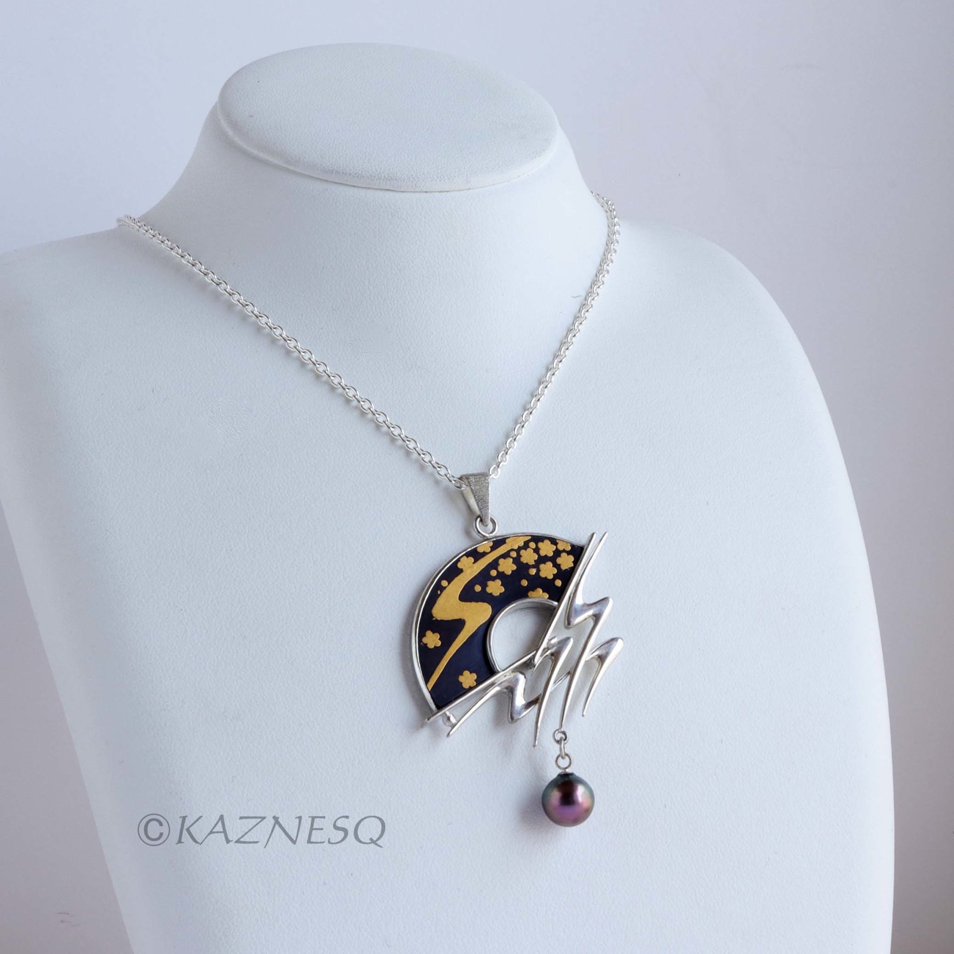 (C) KAZNESQ: Keum Boo and Japanese black patina Shakudo and silver necklace