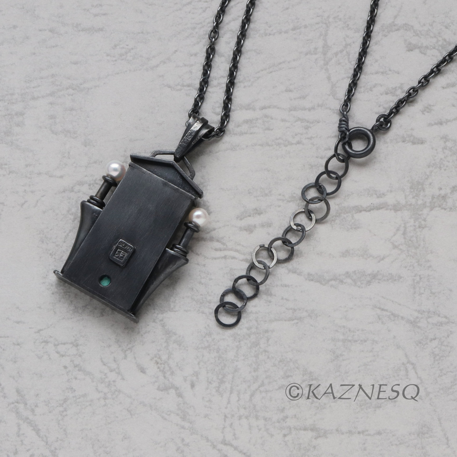 (C) KAZNESQ Green Lace Agate building facade Keum Boo oxidized silver pendant ne
