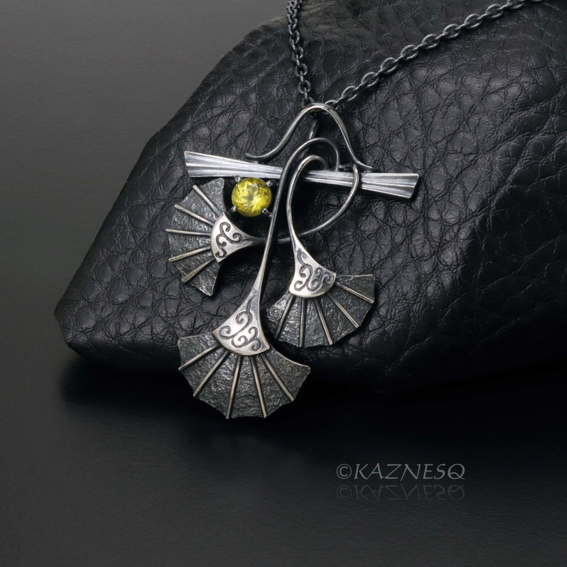 (C) KAZNESQ: Goth style Ginkgo motif Mali Garnet Oxidized Silver Pendant Necklac