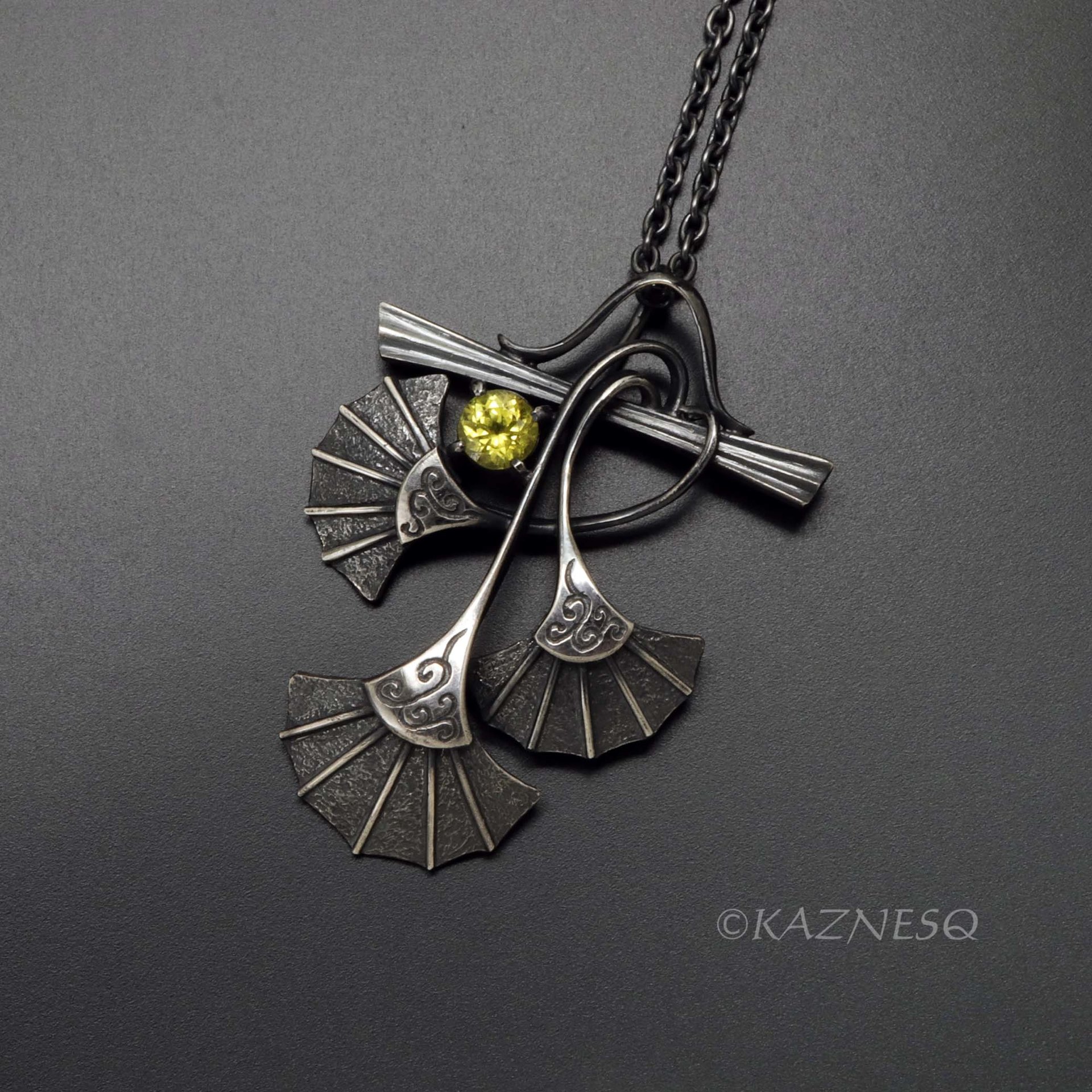 (C) KAZNESQ: Goth style Ginkgo motif Mali Garnet Oxidized Silver Pendant Necklac