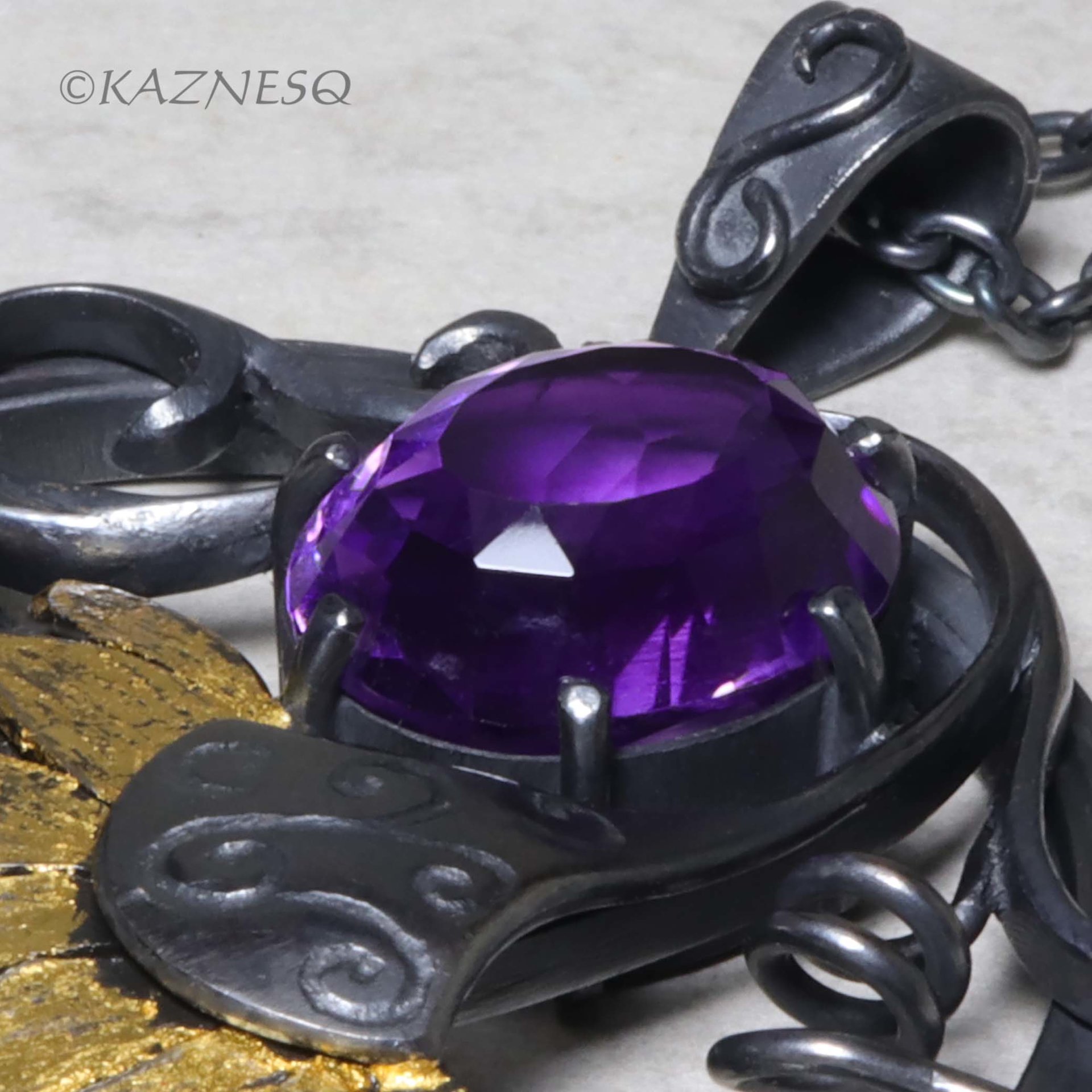 (C) KAZNESQ: Leaf motif Oxidized silver pendant necklace with an High Crown Cut