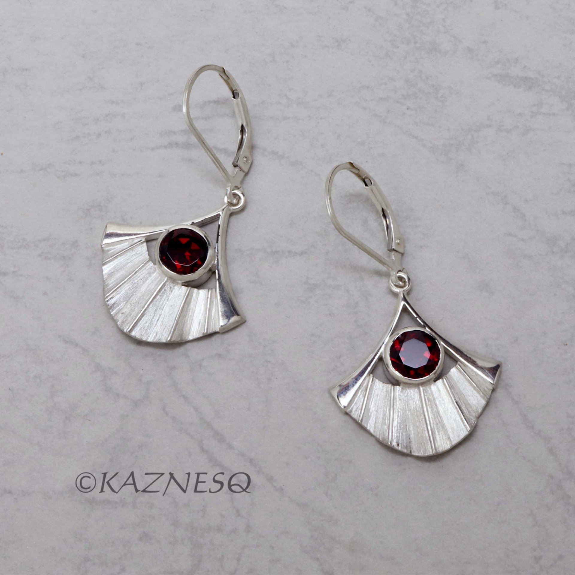 (C) KAZNESQ: Fan motif Garnet Silver Lever Back Earrings