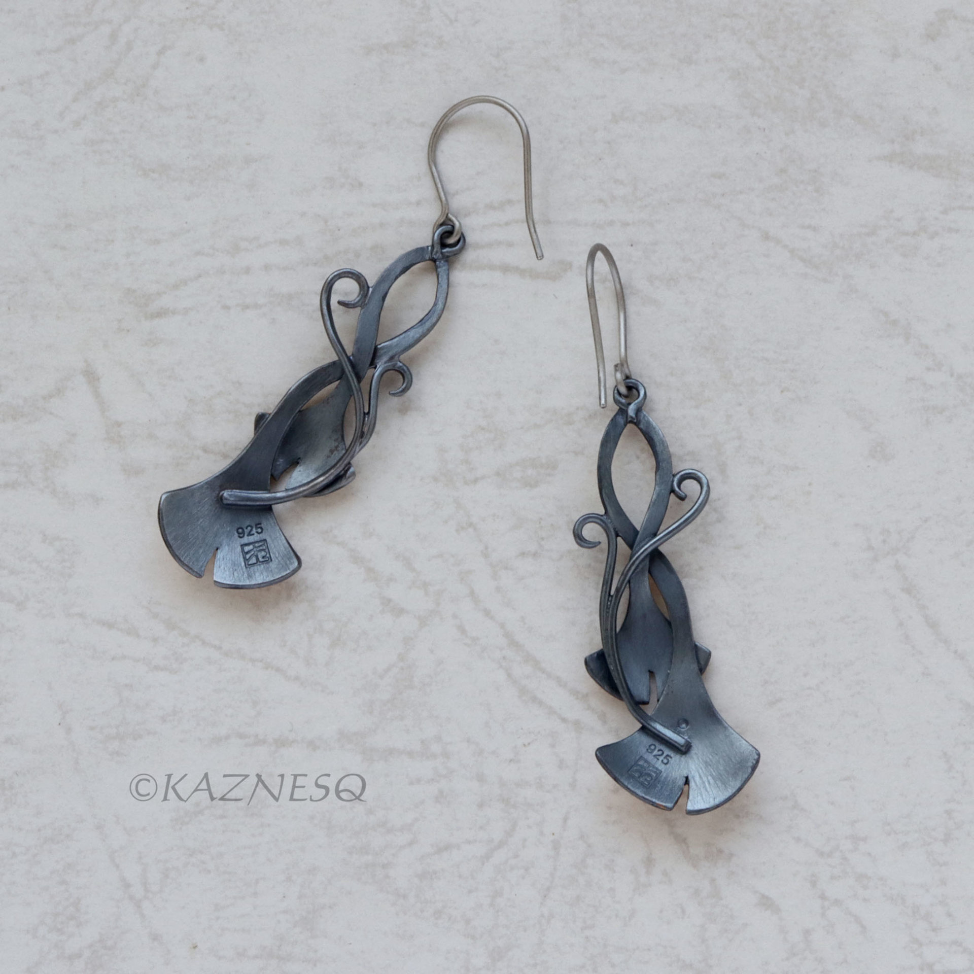 (C) KAZNESQ: Ginkgo earrings of Fine gold foil and oxidized silver