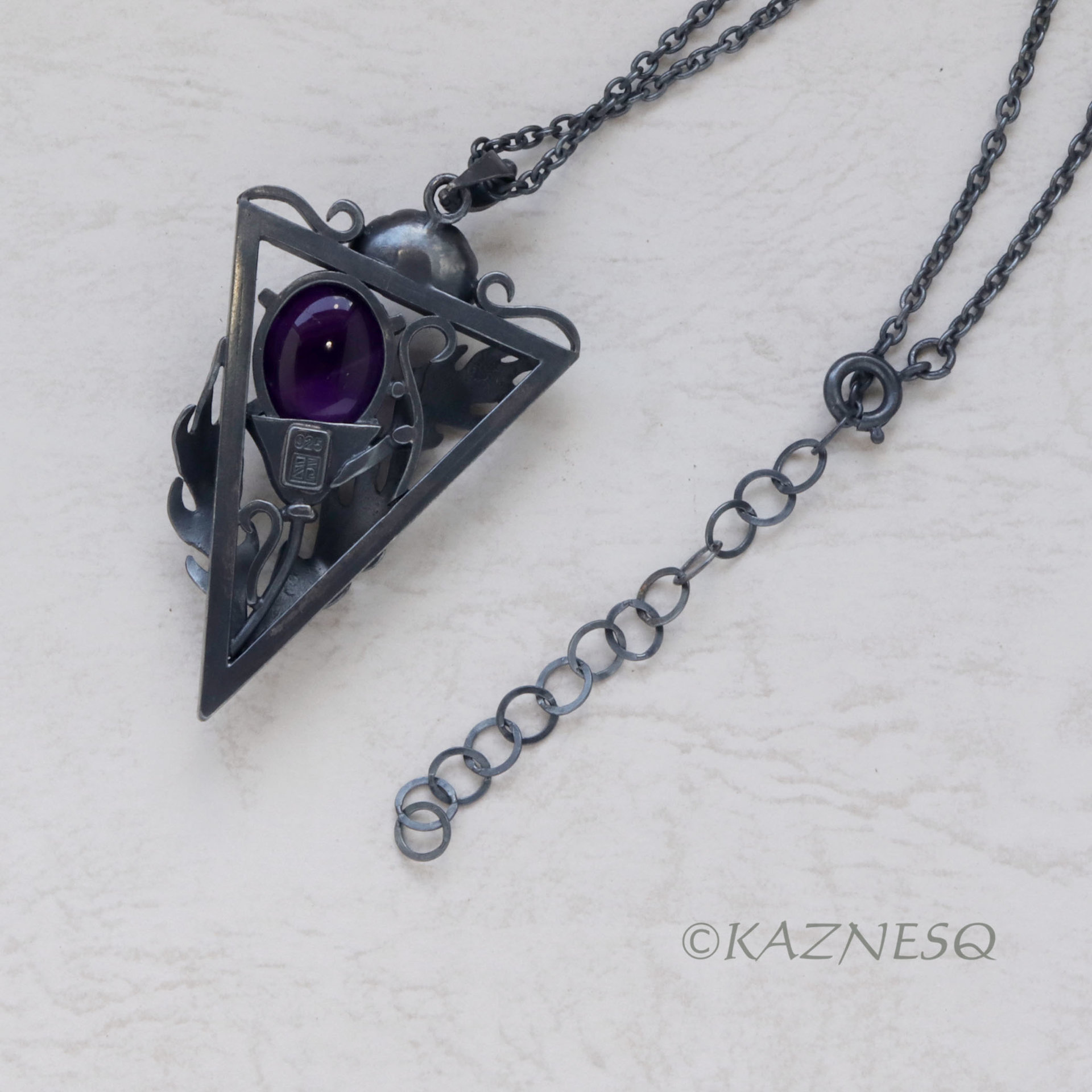 Thistle motif Triangle Goth taste oxidized silver pendant necklace with Amethyst