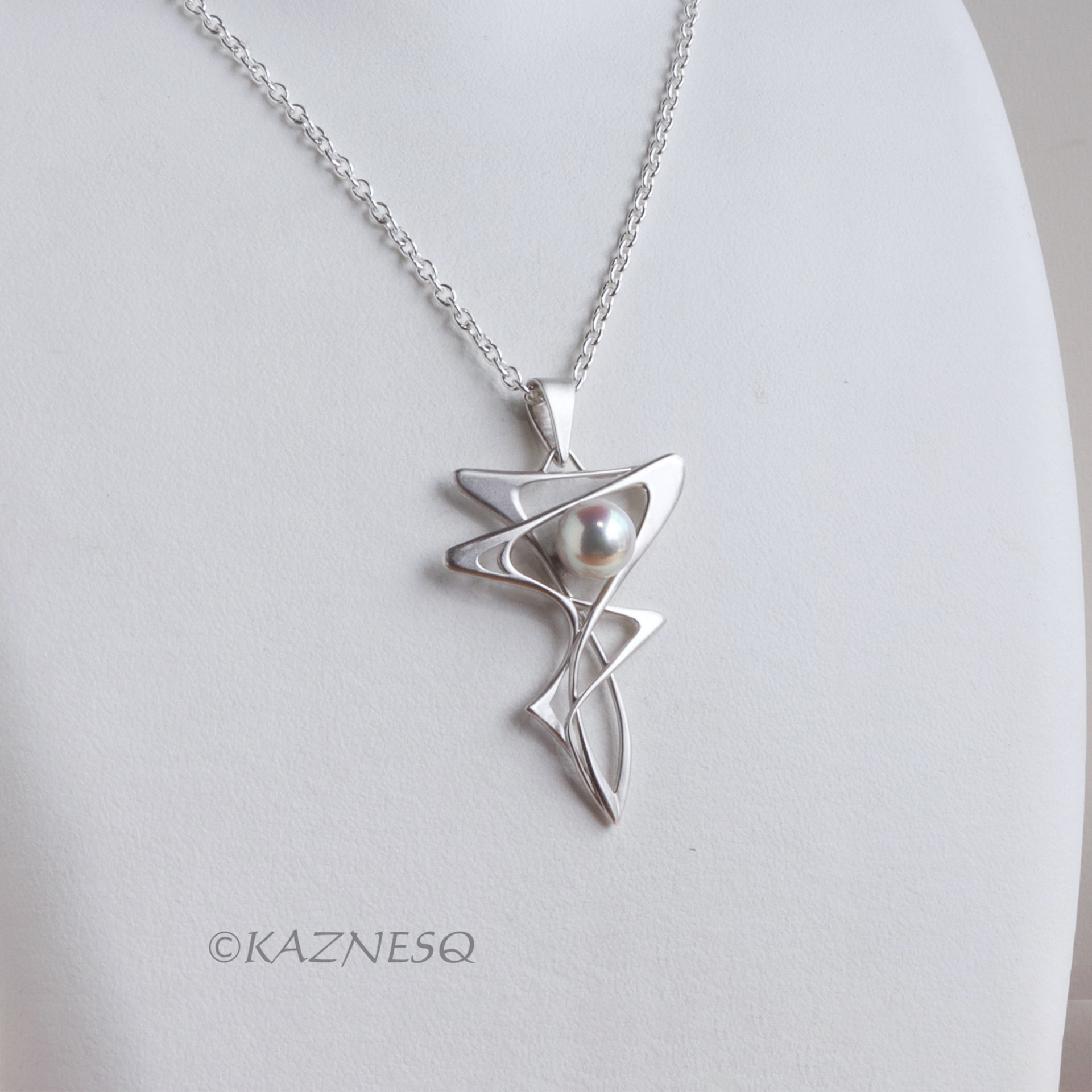 Flowing Art Nouveau! Matte Silver Pendant with Akoya Pearl