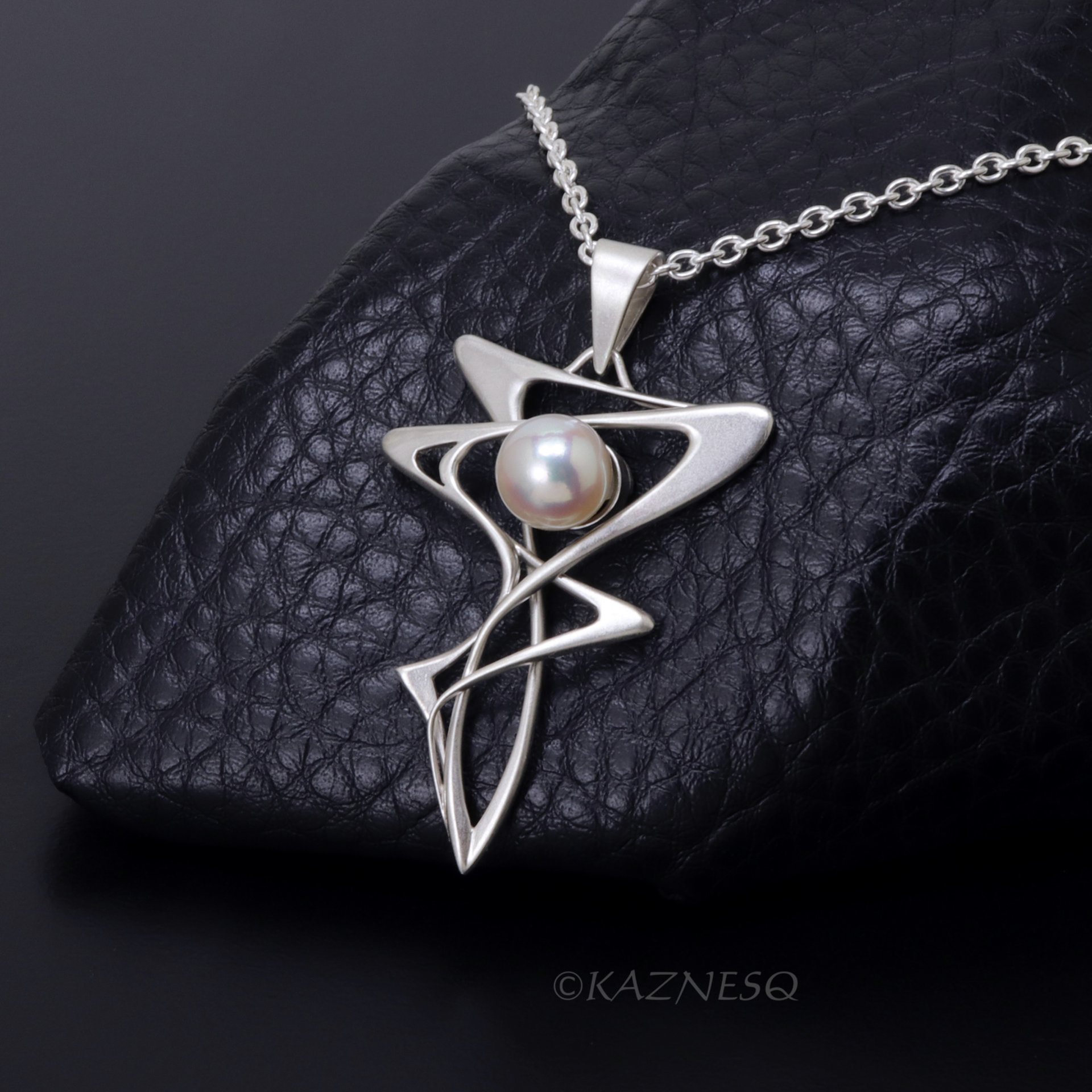 Flowing Art Nouveau! Matte Silver Pendant with Akoya Pearl