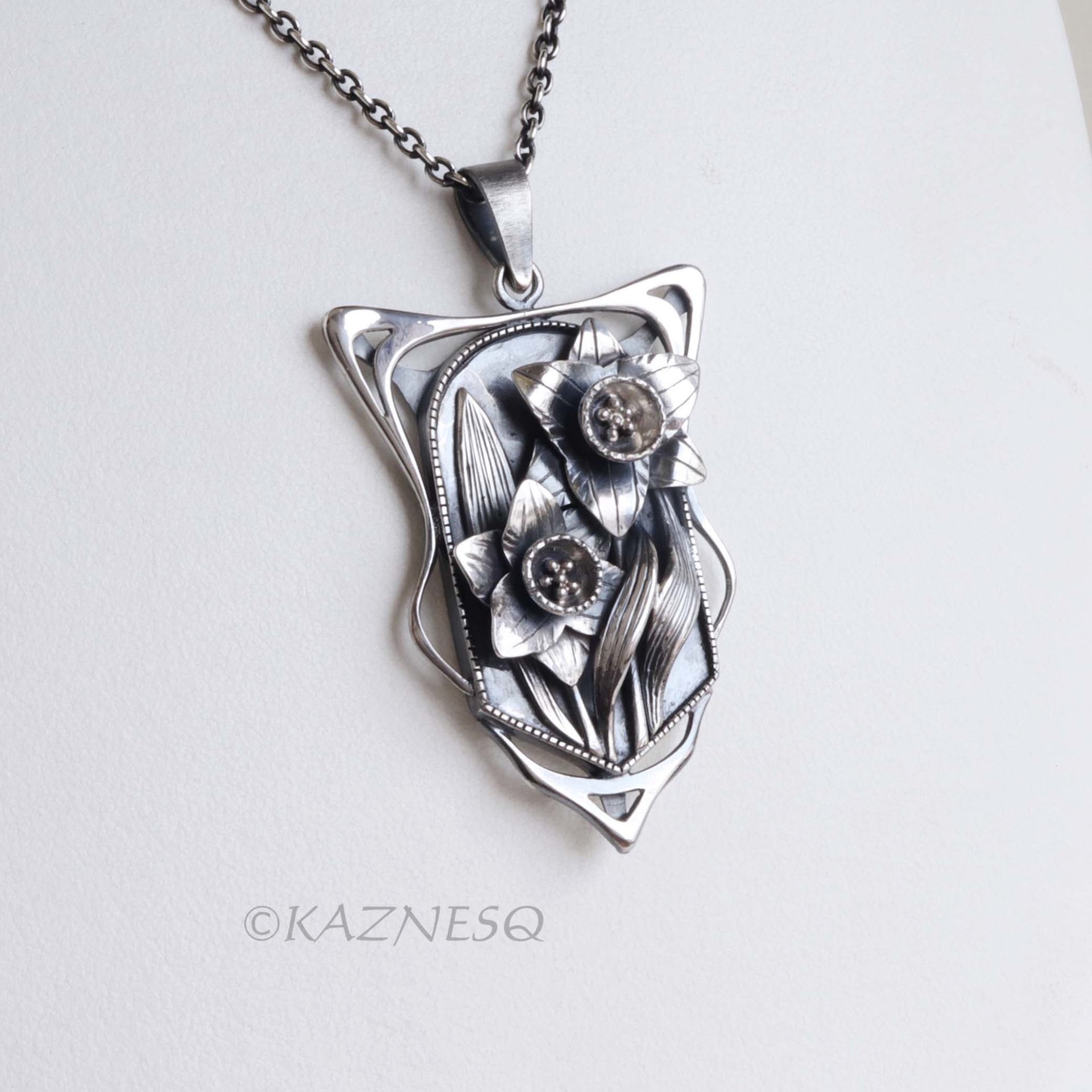 Botanical Statement Necklace - Art Nouveau Style Oxidized Silver Narcissus Pendant