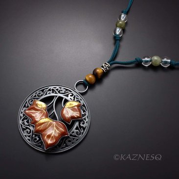 (C) KAZNESQ: Ivy and arabesque open work pendant
